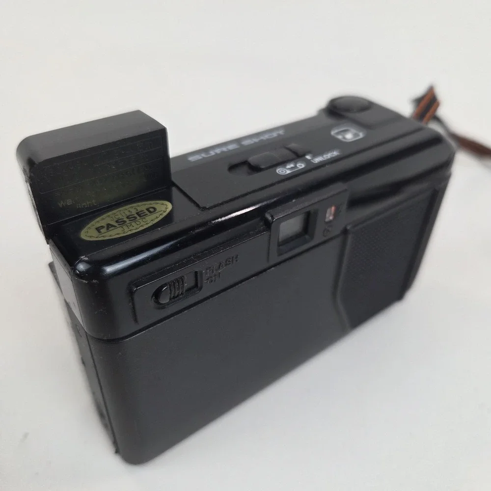 Canon Sure Shot Vintage 35mm Film Camera 38mm f/2.8 - Powers On - Picture 4 of 15